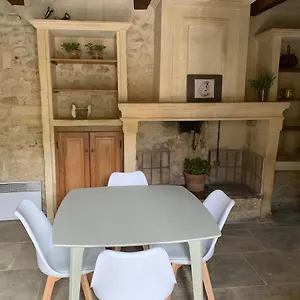 De La Tour Des Abbés Hébergement de vacances Fontvieille